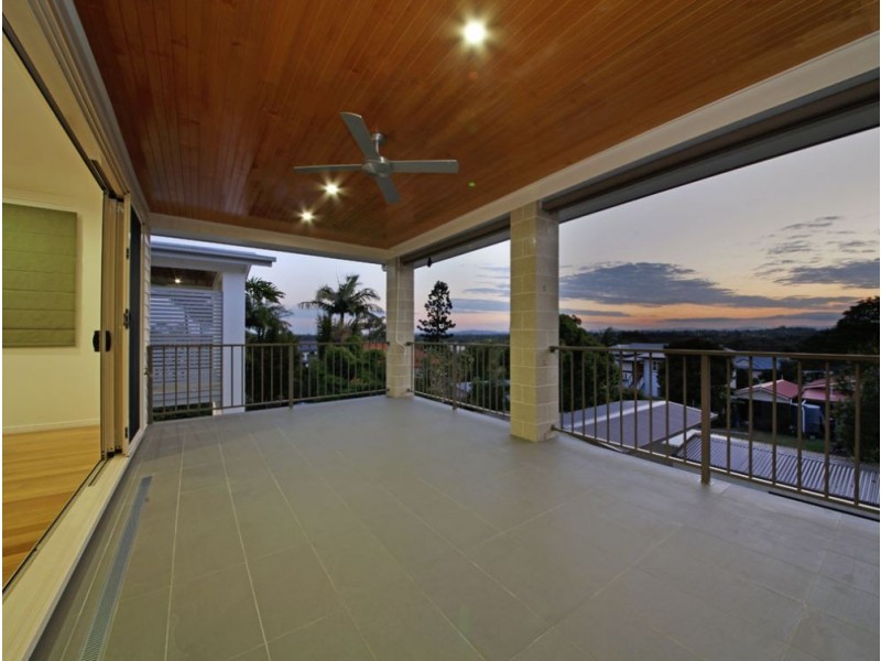 43 Nash Street, Sandgate QLD 4017