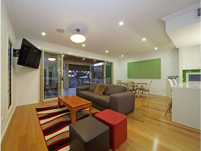 43 Nash Street, Sandgate QLD 4017