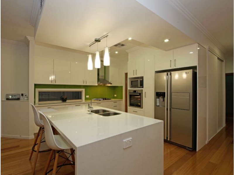 43 Nash Street, Sandgate QLD 4017