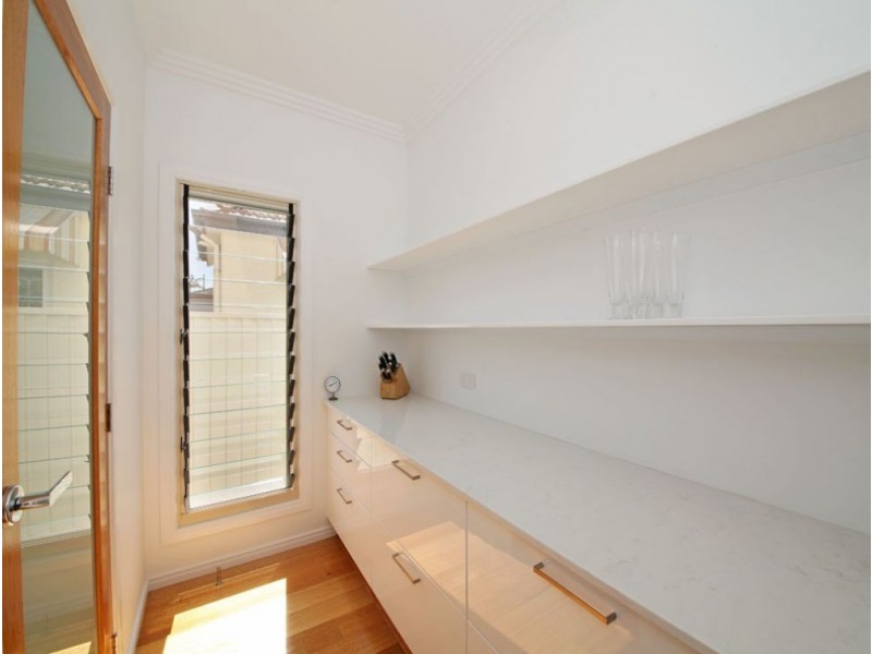 43 Nash Street, Sandgate QLD 4017