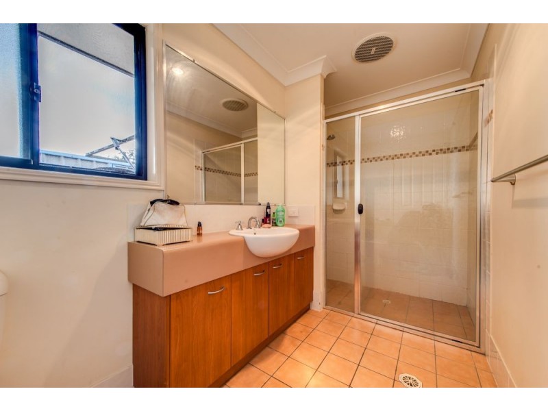 4 Clint Parade, Crestmead QLD 4132