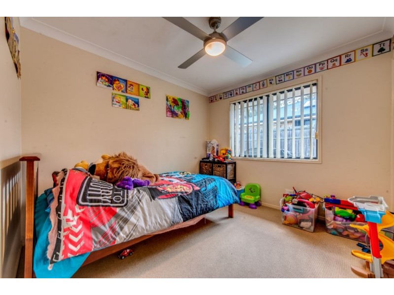 4 Clint Parade, Crestmead QLD 4132