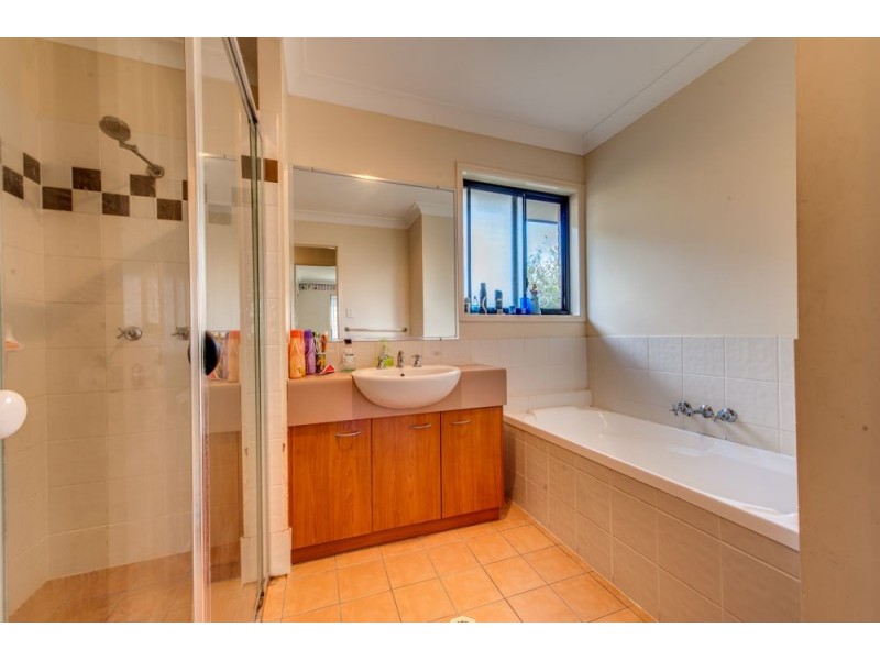 4 Clint Parade, Crestmead QLD 4132