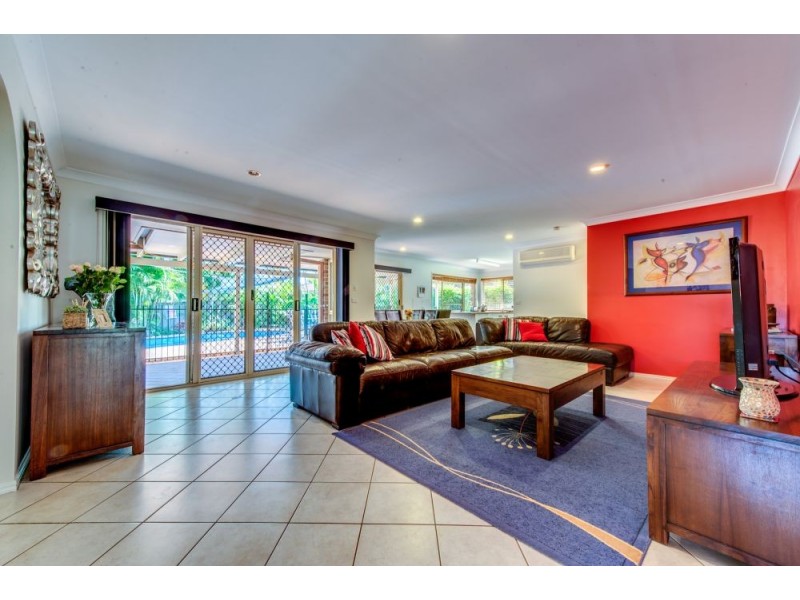 8 Eskdale Court, Parkinson QLD 4115