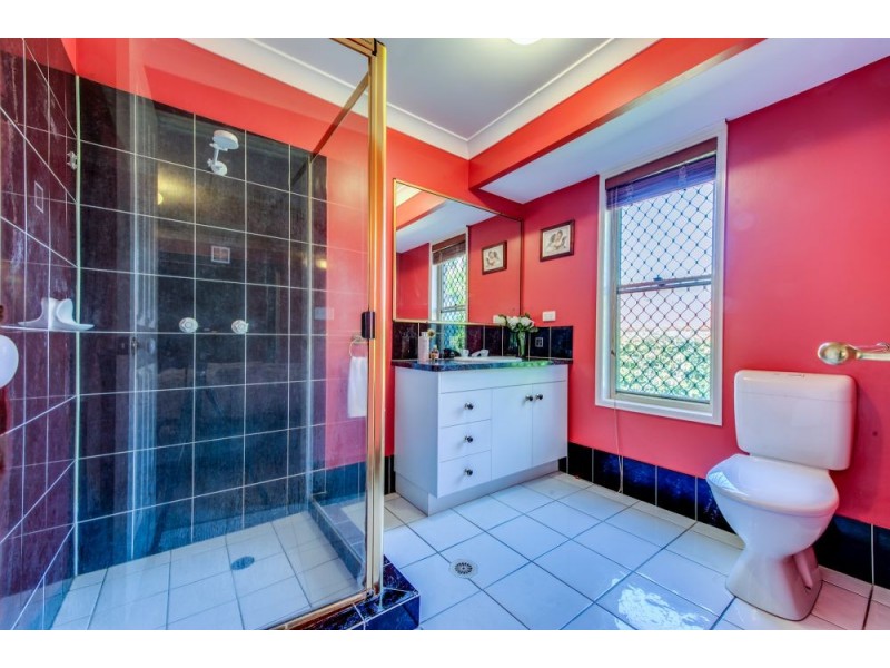 8 Eskdale Court, Parkinson QLD 4115