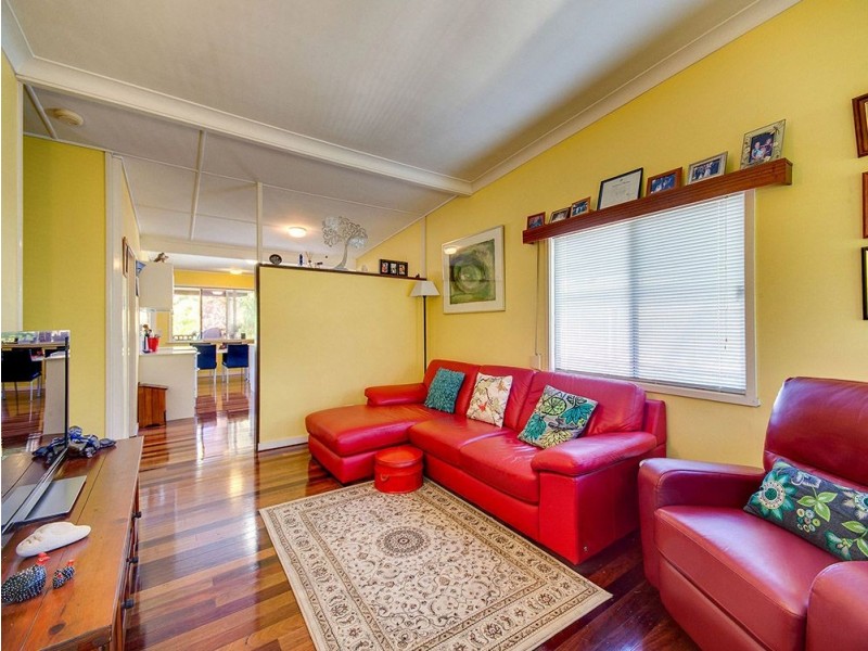 21 Alwyn St, Stafford Heights QLD 4053