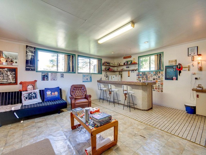 21 Alwyn St, Stafford Heights QLD 4053