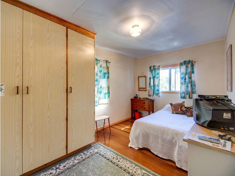 21 Alwyn St, Stafford Heights QLD 4053