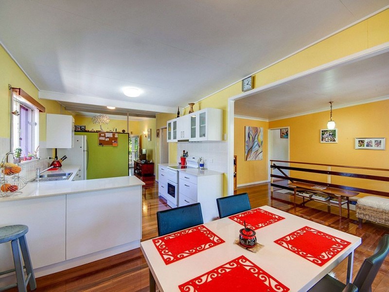 21 Alwyn St, Stafford Heights QLD 4053