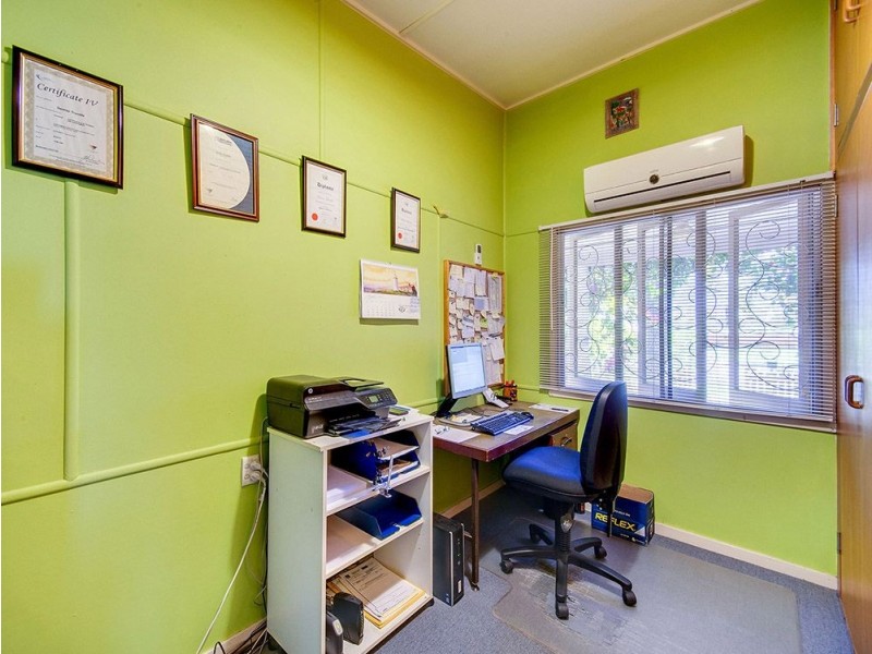 21 Alwyn St, Stafford Heights QLD 4053