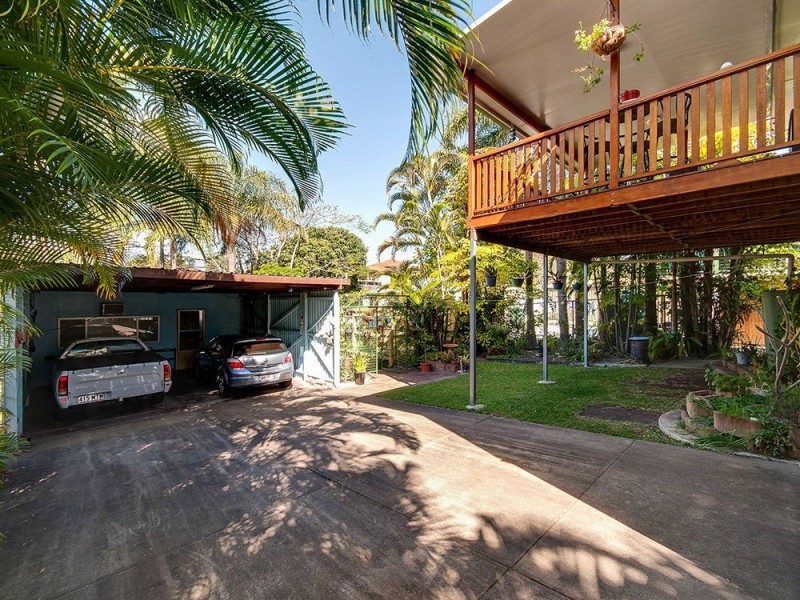 21 Alwyn St, Stafford Heights QLD 4053