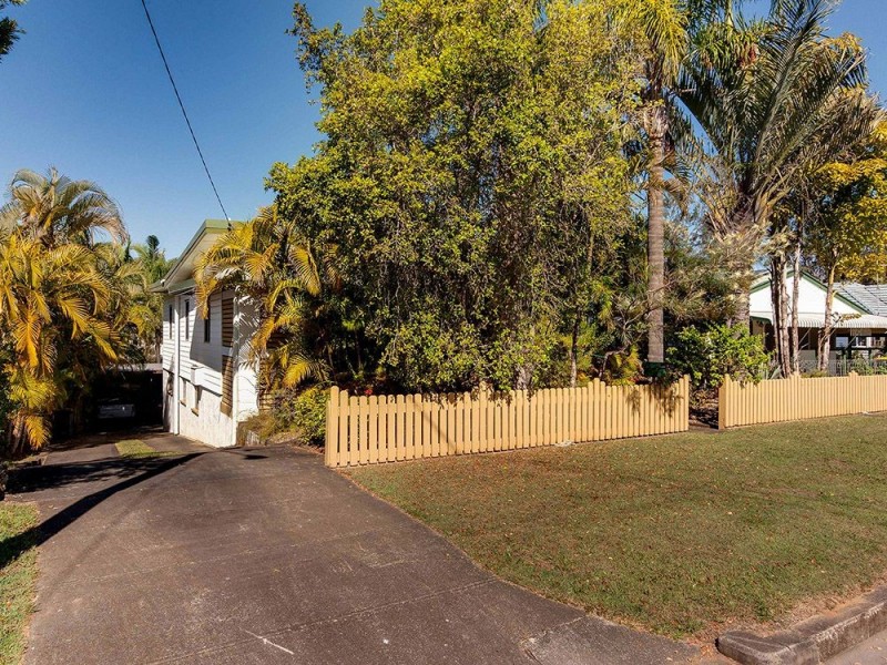 21 Alwyn St, Stafford Heights QLD 4053