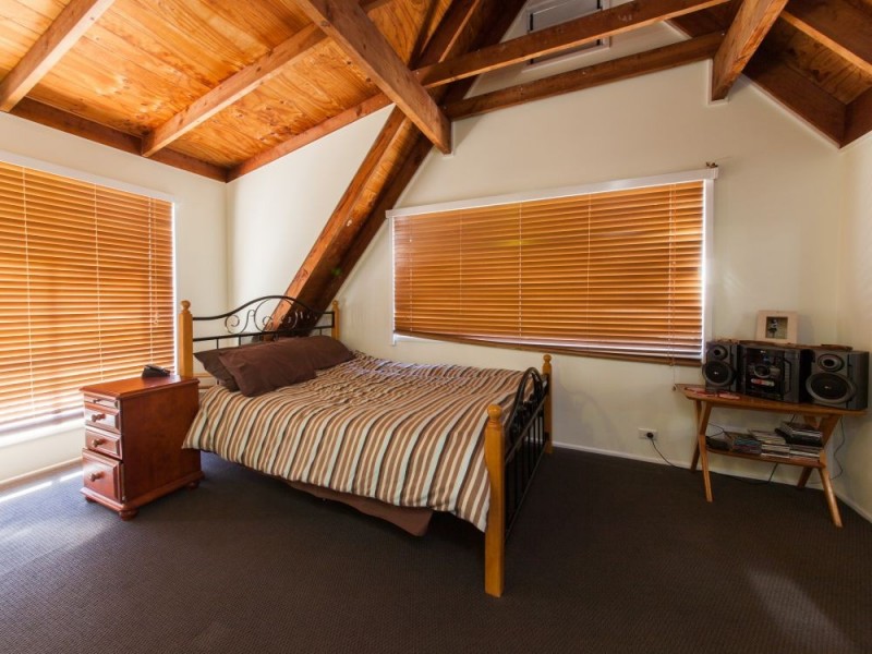 74 Leicester Street, Coorparoo QLD 4151