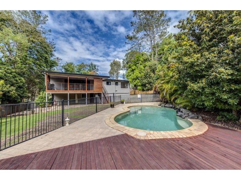 17 Little John St, Daisy Hill QLD 4127