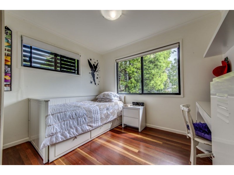 17 Little John St, Daisy Hill QLD 4127