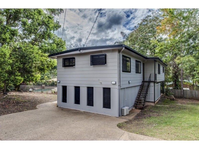 17 Little John St, Daisy Hill QLD 4127