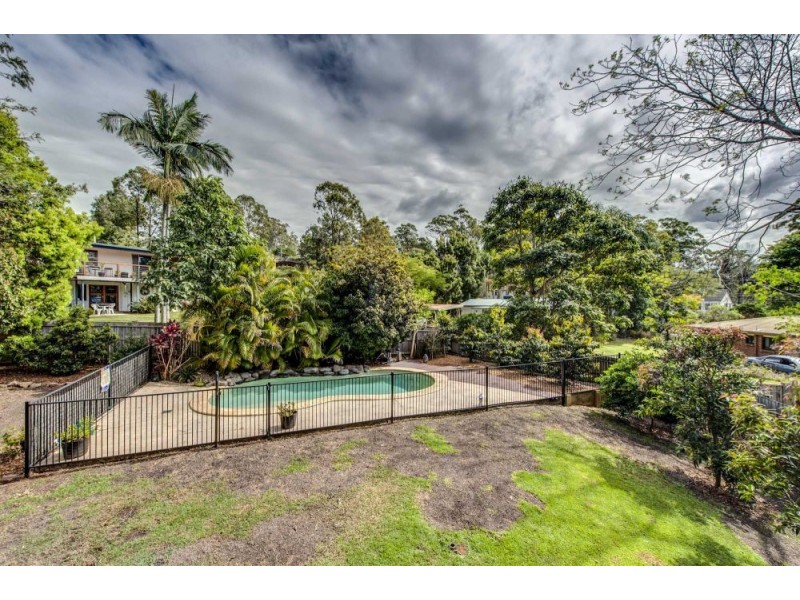 17 Little John St, Daisy Hill QLD 4127