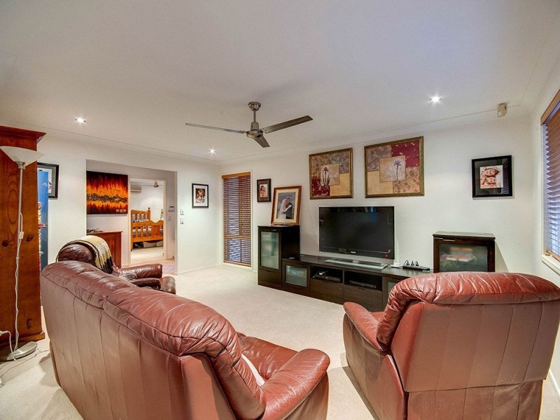 6 Seinfeld Close, Mcdowall QLD 4053