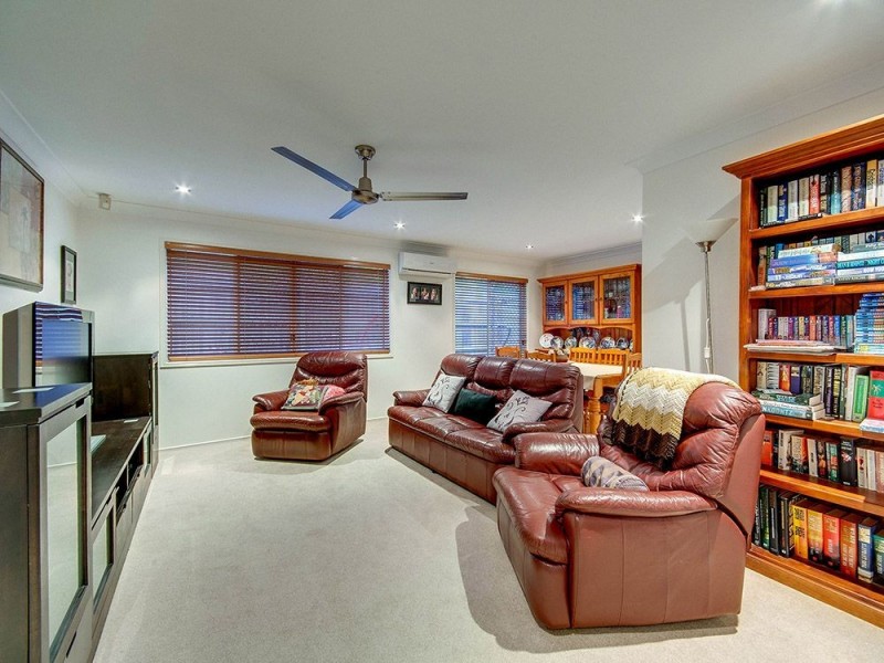 6 Seinfeld Close, Mcdowall QLD 4053