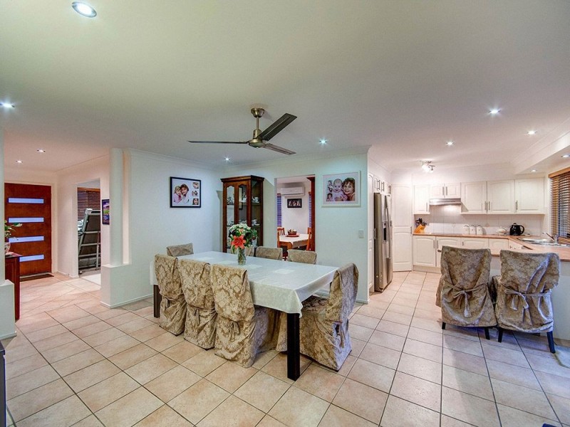 6 Seinfeld Close, Mcdowall QLD 4053