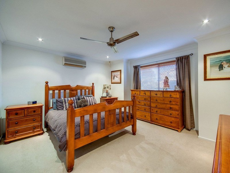 6 Seinfeld Close, Mcdowall QLD 4053