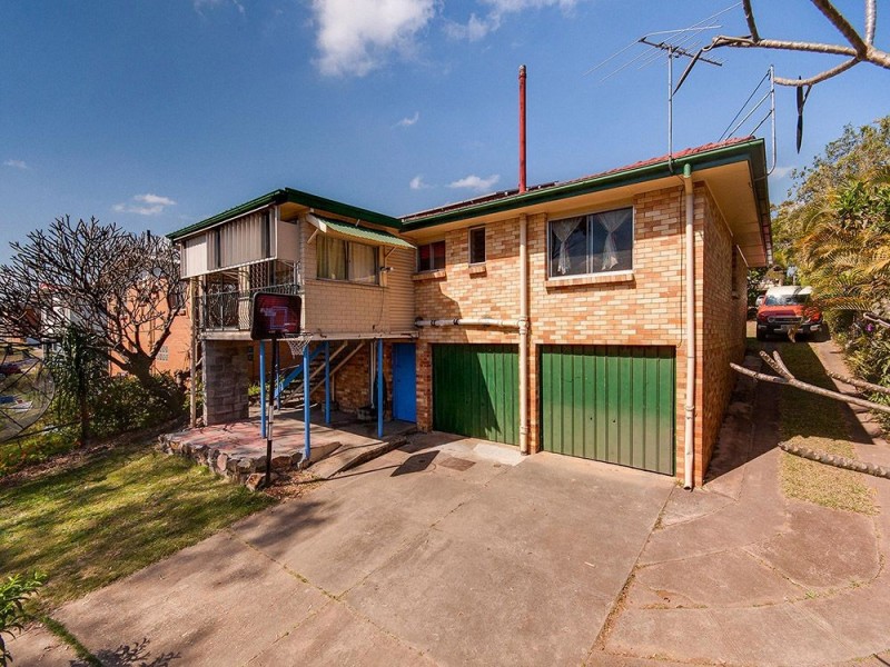 305 Kitchener Road, Stafford Heights QLD 4053