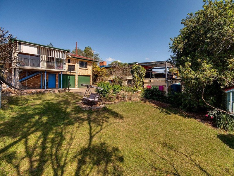 305 Kitchener Road, Stafford Heights QLD 4053