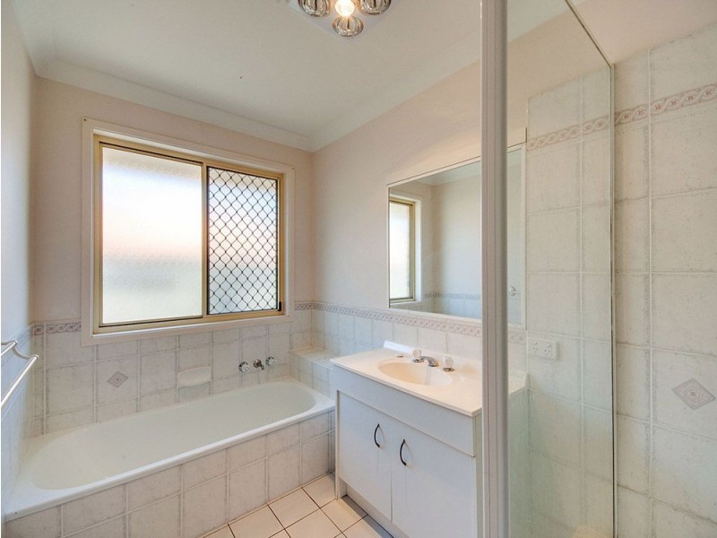 66 Hillenvale Avenue, Arana Hills QLD 4054