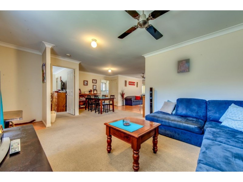 6 Banbury Close, Bundamba QLD 4304