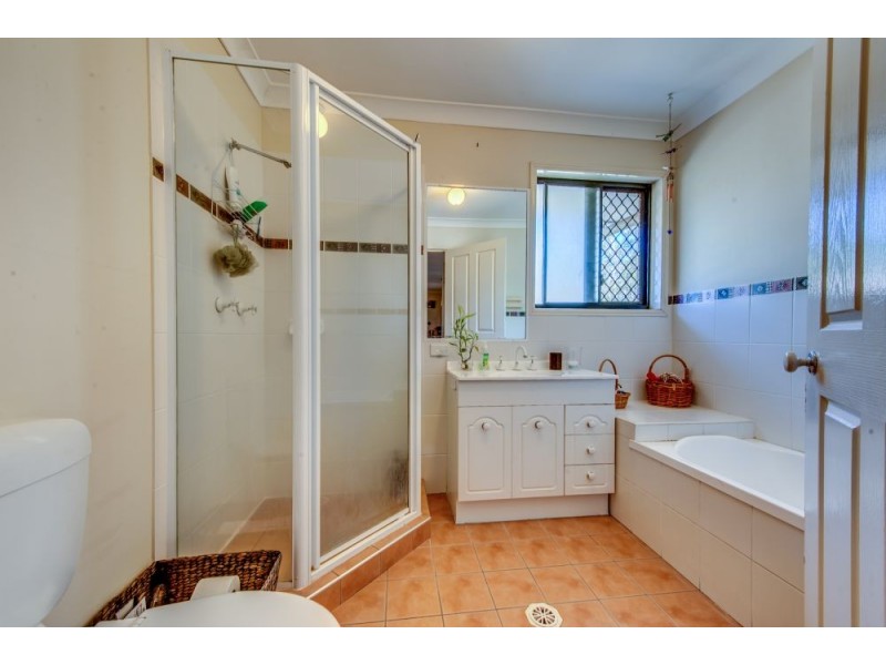 6 Banbury Close, Bundamba QLD 4304