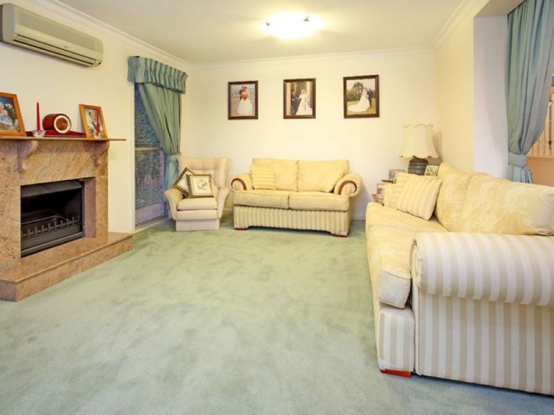 116 Kilmorey Street, Carindale QLD 4152