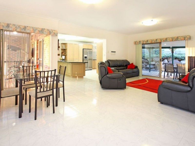 116 Kilmorey Street, Carindale QLD 4152