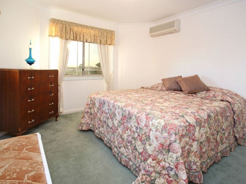 116 Kilmorey Street, Carindale QLD 4152