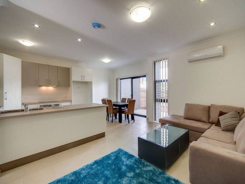 8/19 Wallace Street, Caboolture QLD 4510