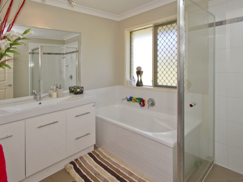 26 Northfield Place, Elimbah QLD 4516