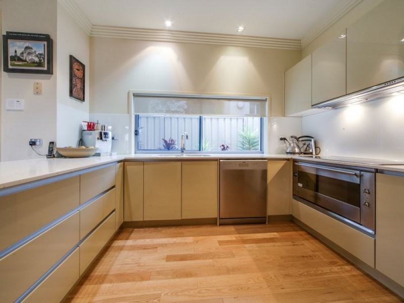 1/3 Mal Burke Street, Southport QLD 4215