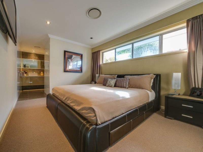 1/3 Mal Burke Street, Southport QLD 4215