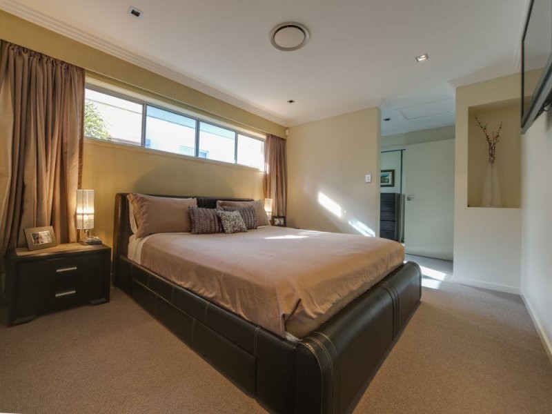 1/3 Mal Burke Street, Southport QLD 4215