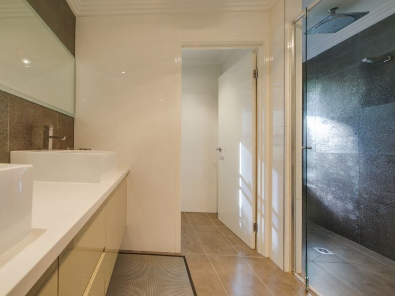 1/3 Mal Burke Street, Southport QLD 4215