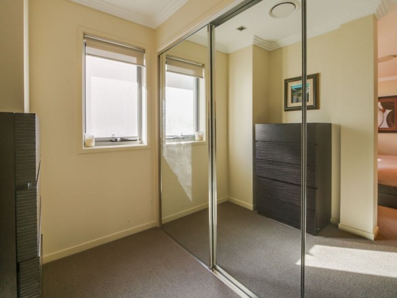 1/3 Mal Burke Street, Southport QLD 4215