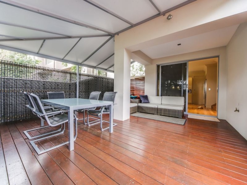 1/3 Mal Burke Street, Southport QLD 4215