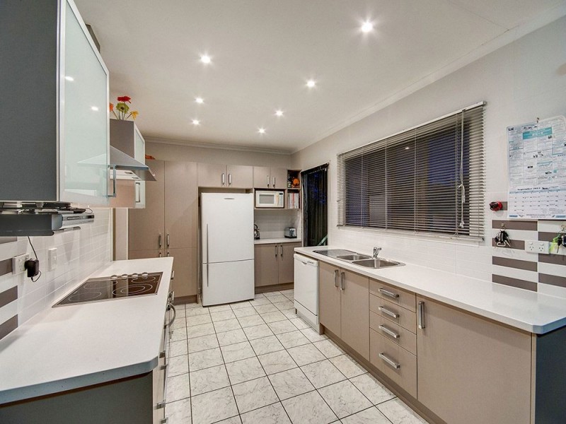 16 Casula Street, Arana Hills QLD 4054