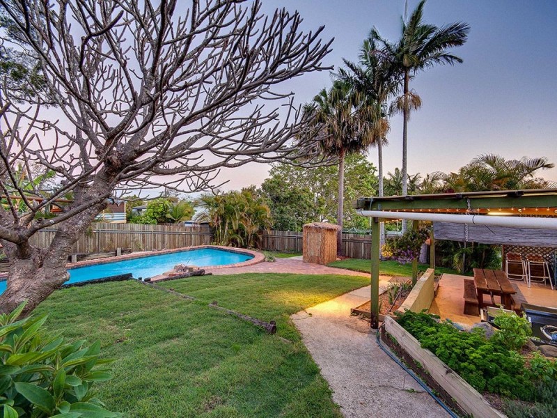 16 Casula Street, Arana Hills QLD 4054