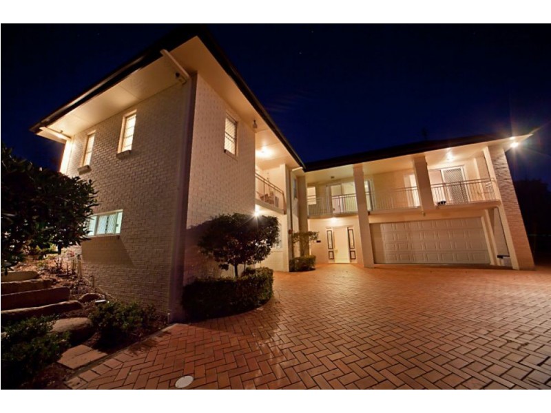 27 Constellation Crescent, Bridgeman Downs QLD 4035