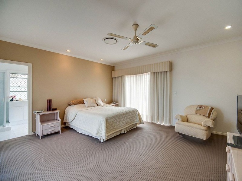 27 Constellation Crescent, Bridgeman Downs QLD 4035