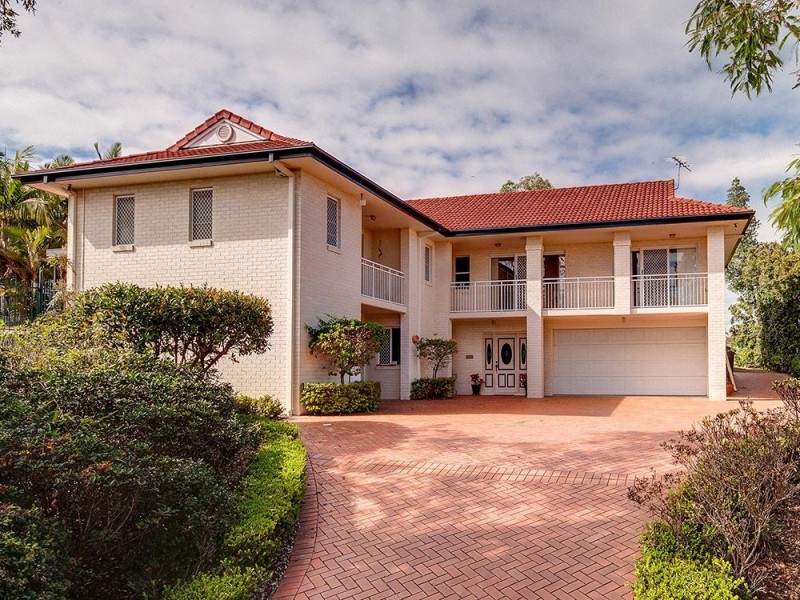 27 Constellation Crescent, Bridgeman Downs QLD 4035