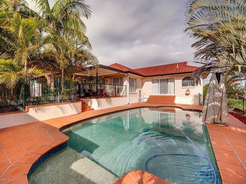 27 Constellation Crescent, Bridgeman Downs QLD 4035