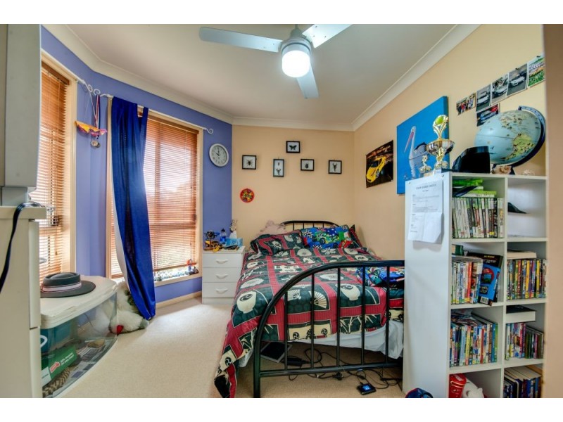 8 Thornton Close, Forest Lake QLD 4078