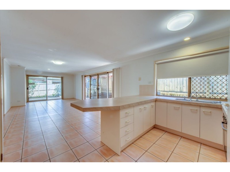 2 Victoria Close, Forest Lake QLD 4078