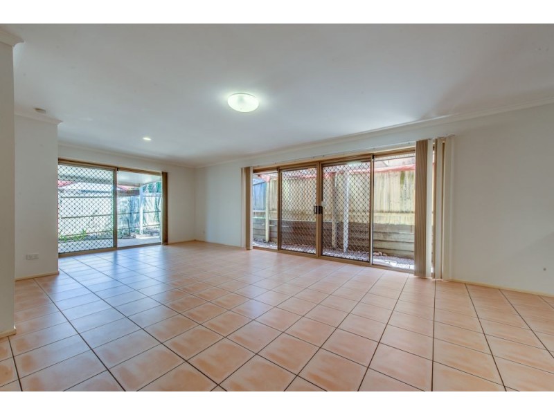 2 Victoria Close, Forest Lake QLD 4078